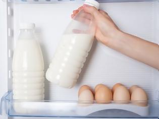 Φωτογραφία για Δες γιατί δεν πρέπει να βάλεις ξανά το γάλα στην πόρτα του ψυγείου σου
