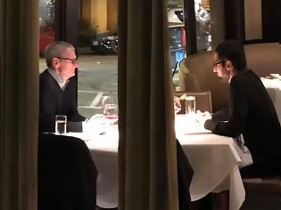 Φωτογραφία για Μυστικό δείπνο για τους δυο μεγαλύτερους CEO του πλανήτη