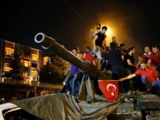 Φωτογραφία για Αυστριακό ΥΠΕΞ: «Ερχονται χαοτικές καταστάσεις στην Τουρκία - Πιθανή η απαγόρευση εξόδου και η ομηρεία δυτικών πολιτών»