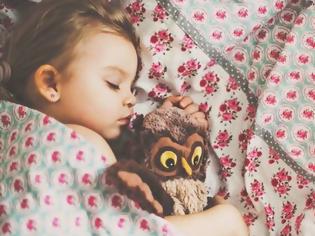 Φωτογραφία για Να φιλάς τα παιδιά σου τα βράδια – Ακόμα κι αν κοιμούνται