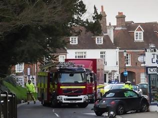 Φωτογραφία για Μεθυσμένη οδηγός χτύπησε πενταμελή οικογένεια σε δρόμο της Αγγλίας