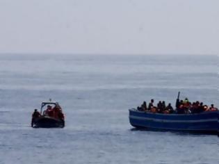 Φωτογραφία για Διασώθηκαν 420 μετανάστες στα ανοικτά της λιβυκών ακτών
