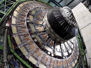 Φωτογραφία για 5 νέα υποατομικά σωματίδια ανακαλύφθηκαν στον επιταχυντή του CERN