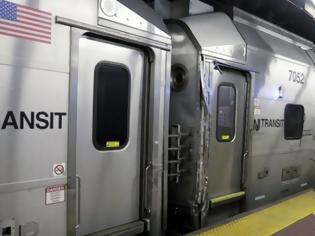 Φωτογραφία για Εκτροχιασμός τρένου με τραυματίες στη Νέα Υόρκη