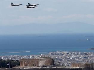 Φωτογραφία για Μαχητικά πάνω από την Ακρόπολη και τη γέφυρα Ρίου - Αντιρρίου