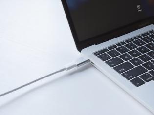 Φωτογραφία για Η Apple θα επιστρέψει την μαγνητική υποδοχή MagSafe για τα MacBook