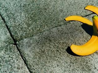 Φωτογραφία για Γυάλισε τα παπούτσια σου με φλούδα μπανάνας.