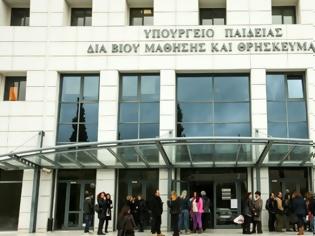 Φωτογραφία για Υπουργείο Παιδείας: Η ΝΔ χρησιμοποιεί τις Πανελλαδικές ως αντιπολιτευτική αιχμή