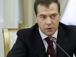 Φωτογραφία για Μεντβέντεφ: Ανοησίες τα όσα καταλογίζουν στην ρωσική κυβέρνηση περί διαφθοράς