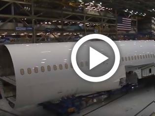 Φωτογραφία για Εκπληκτικό βίντεο – Έτσι «χτίζουν» ένα αεροπλάνο μέσα σε μόλις 4 λεπτά!