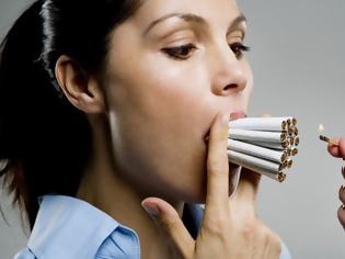 Φωτογραφία για ΣΟΚ: Στο #3 παγκοσμίως οι Ελληνίδες στο κάπνισμα – Τι άλλο έδειξε μεγάλη έρευνα