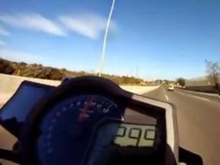 Φωτογραφία για Βίντεο ΣΟΚ: Μοτοσικλετιστής τρέχει με 300 χλμ/ω στην Αθηνών-Λαμίας - Αντιδράσεις στο διαδίκτυο... [video]