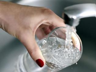 Φωτογραφία για Πίνουμε νερό με περιττώματα! Έκθεση-ΣΟΚ από τον Παγκόσμιο Οργανισμό Υγείας
