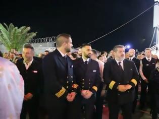 Φωτογραφία για Το «Αριάδνη» αποδίδει χαιρετισμούς στους Επιτάφιους της Χίου [video]