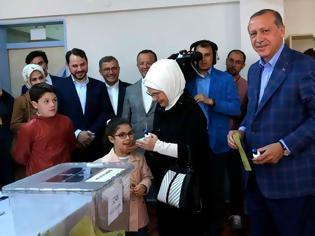 Φωτογραφία για Δημοψήφισμα Τουρκίας: Νίκη του σουλτάνου με 54,80% δίνει το Anadolu