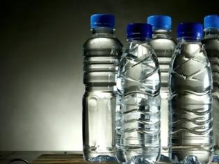 Φωτογραφία για Τέλος στα πλαστικά μπουκαλάκια - Τώρα θα πίνουμε νερό από... [photos+video]