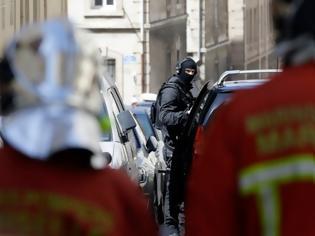Φωτογραφία για Ένα πολυβόλο και τρία κιλά εκρηκτικών βρέθηκαν σε διαμέρισμα στη Μασσαλία