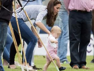 Φωτογραφία για Η Kate Middleton, η μητρότητα και η μοναξιά