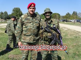 Φωτογραφία για Ο σεβασμός Έφεδρου Υπολοχαγού στον Ταξίαρχο Πάρι Καπραβέλο