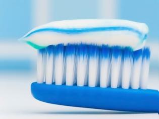 Φωτογραφία για Ένας παράδοξος τρόπος για να καθαρίσετε την οδοντόβουρτσα