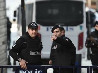 Φωτογραφία για «Ολόκληρη η χώρα υπό σύλληψη»: Ο Ερντογάν βγάζει σε διαθεσιμότητα άλλους 9.103 αστυνομικούς
