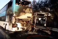 Πάτρα:Παραλίγο τραγωδία με φλεγόμενο λεωφορείο - Μετέφερε μαθητές του Λυκείου Γλυφάδας [photos+video]
