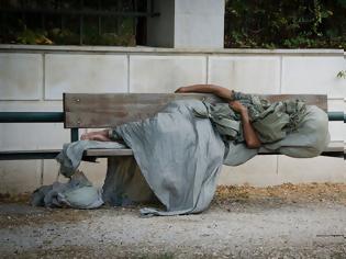 Φωτογραφία για Άγρια η λιτότητα στην Ελλάδα: Η φτωχοποίηση είναι η μεγαλύτερη σε όλη την Ευρωζώνη