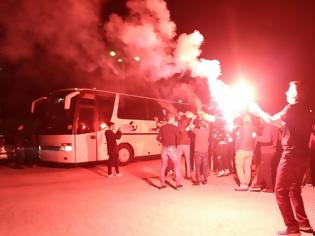 Φωτογραφία για Παραλήρημα και θερμή υποδοχή στα Γιάννενα: «ΑΕΚ, ΑΕΚ φέρε μας το Κύπελλο»