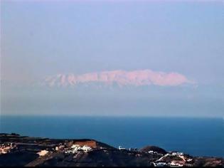 Φωτογραφία για Σπάνια εικόνα: Είδαν τις χιονισμένες κορυφές της Κρήτης από τη Σαντορίνη;