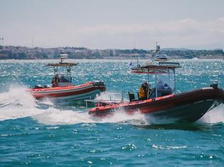 Φωτογραφία για Παροχή βοήθειας από τα σκάφη της Ελληνικής Ομάδας Διάσωσης σε ακυβέρνητη λέμβο.