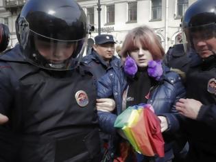 Φωτογραφία για Η Μέρκελ πιέζει τη Ρωσία να σταματήσουν οι διώξεις ομοφυλοφίλων στην Τσετσενία