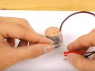 Φωτογραφία για Χρήσιμο: Δείτε πως μπορείτε να δημιουργήσετε μια μπαταρία χρησιμοποιώντας κέρματα [video]
