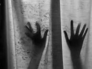 Φωτογραφία για Σοκ στη Δάφνη: Οι φρικτές ώρες που έζησε η φοιτήτρια στα χέρια του «τυφλού» βιαστή της