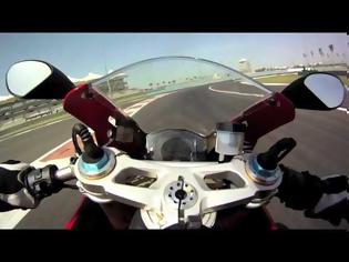 Φωτογραφία για Κρητικός... δοκιμάζει Ducati σε πίστα του Abu Dhabi [video]