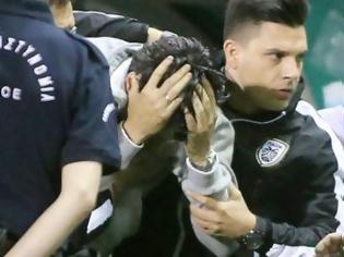 Φωτογραφία για Διεθνώς ρεζίλι ξανά το ελληνικό ποδόσφαιρο - Η εικόνα του Ίβιτς με ανοιγμένο κεφάλι