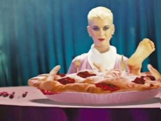 Φωτογραφία για Η Νέα Τάξη Πραγμάτων μας παρουσιάζει την Katy Perry ως ένα κομμάτι… κρέας στο νέο video clip της