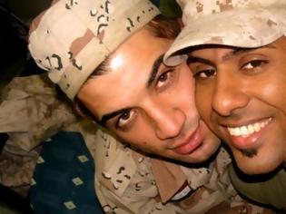 Φωτογραφία για Οι άνδρες που ερωτεύτηκαν στο εμπόλεμο Ιράκ και έφτασαν στην άλλη άκρη για να ζήσουν μαζί