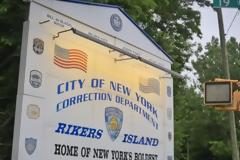 Γυναίκες κρατούμενες στις σκληρές φυλακές Rikers περιγράφουν τη ζωή πίσω από τα κάγκελα