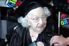 Απίστευτο και όμως αληθινό! Αποφοίτησε από το γυμνάσιο σε ηλικία 105 ετών