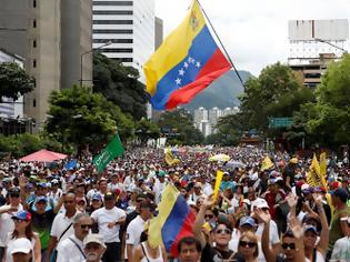 Φωτογραφία για Για 50η μέρα στους δρόμους της Βενεζουέλας διαδηλωτές -Μέχρι σήμερα 47 άνθρωποι έχουν σκοτωθεί