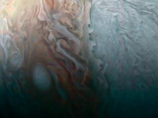 Φωτογραφία για Θεόρατοι κυκλώνες η νέα αναπάντεχη ανακάλυψη του Juno στον Δία