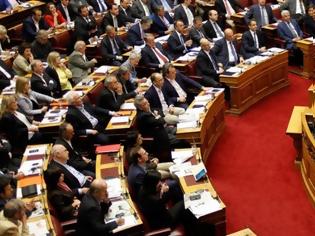 Φωτογραφία για Χαμός στη Βουλή: Ωραίο στυλ έχεις μωρη... - Απίστευτες εκφράσεις από βουλευτή του ΣΥΡΙΖΑ σε συνάδελφό του
