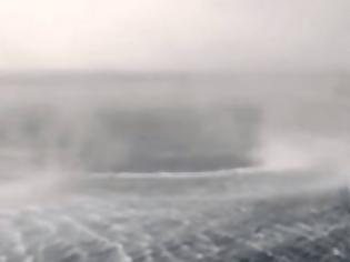 Φωτογραφία για Σπάνιο φαινόμενο: Το βίντεο με την τεράστια ρουφήχτρα στην Κέρκυρα που έγινε viral
