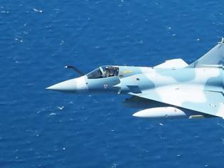 Φωτογραφία για Πρωτοφανές: Το Mirage 2000EGM που έπεσε πλέει (!) προς την Εύβοια - Δεν συνετρίβη αλλά προσθαλασσώθηκε... μόνο του!