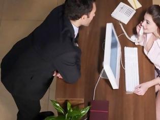 Φωτογραφία για Αυτοί είναι οι δέκα επαγγελματικοί κλάδοι στους οποίους οι συνάδελφοι έχουν... στενές επαφές μεταξύ τους!