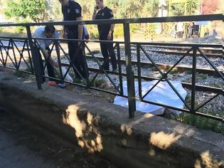 Φωτογραφία για Νεότερα για τη γυναίκα τρένο σκότωσε γυναίκα σε σημείο-καρμανιόλα της Αθήνας