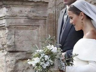 Φωτογραφία για Κάγκελο οι καλεσμένοι: Η νύφη πήγε στην εκκλησία με το… - Απίστευτος γάμος στον Πύργο