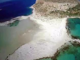 Φωτογραφία για Κι όμως αυτή παραλία είναι Ελληνική: Δε φαντάζεστε που βρίσκεται -  Δείτε το μαγευτικό βίντεο... [video]