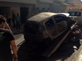 Φωτογραφία για Τσακώθηκε με συγγενή του και έκαψε 3 αυτοκίνητα!