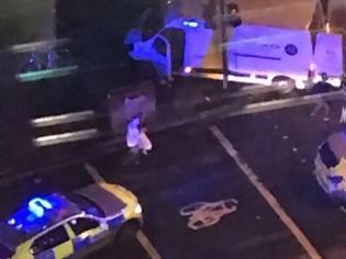 Φωτογραφία για Τρόμος στο Λονδίνο: Διπλό χτύπημα με 6 νεκρούς και 30 τραυματίες - ΒΙΝΤΕΟ - ΦΩΤΟ